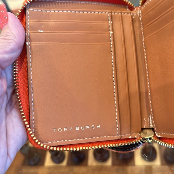 TORY BURCH SPICED ORANGE PERFORATED LOGO NED ZIP WALLET 5 X 4.5” GUC - Picture 4 of 9